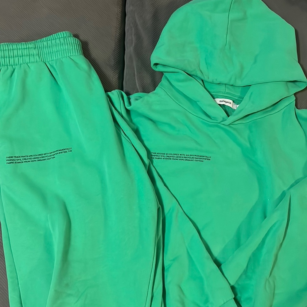 Pangaia green sweat set